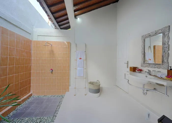 Noni Villa Seminyak (Bali)